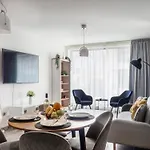 Julie\'S Sunny Cozy Apartment With Balcony